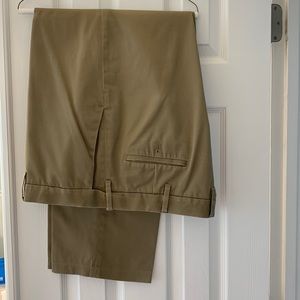 Haggar 40x30 Mens’ khaki flat front dress pants
